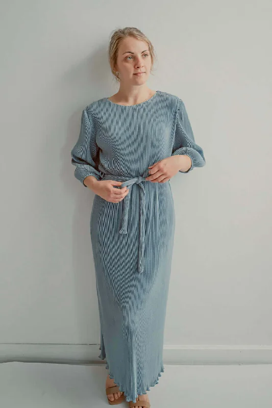 New Discounts Just Dropped!Meredith Crinkle Maxi Dress In Dusty Blue