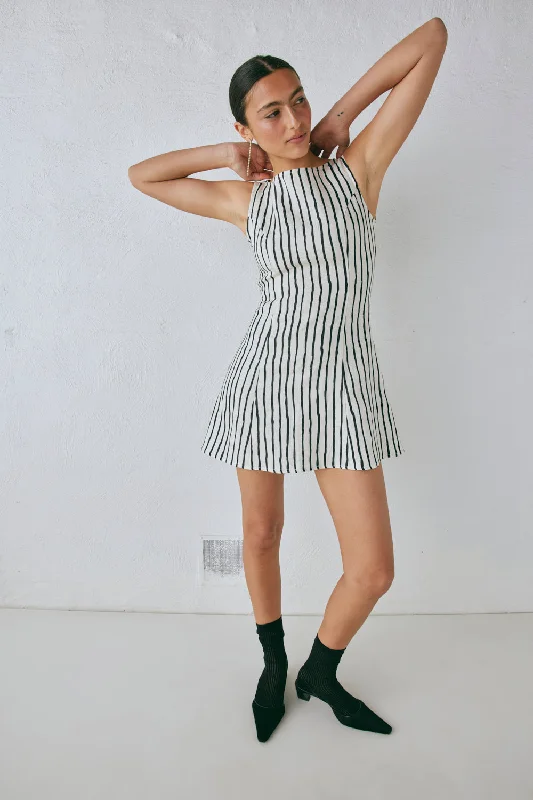 Your Best Deals Are Here!Chloe Linen Mini Dress Black